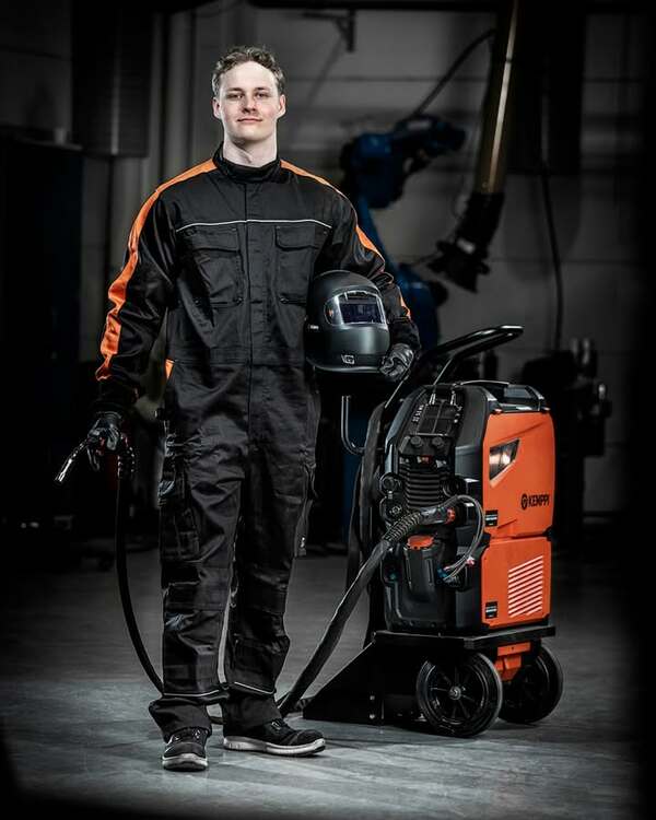 New gear drop: Kemppi Welding Workwear is here! 🔥

This unisex workwear collection delivers serious protection with certified flame-retardant materials and designs made by welders for welders. Adjustable, durable, and loaded with smart pockets for your torch handles, multitools, calipers – you name it.

Named after Finnish cities. Built to take the heat. Available in sizes XS - 5XL.

Which city are you wearing to work today: Helsinki, Porvoo, Lahti, Oulu, or Turku?

Check out your new welding workwear here: https://bit.ly/4dlaYu8

#Kemppi #KemppiWelding #WeldingSafety #Workwear #DesignedForWelders