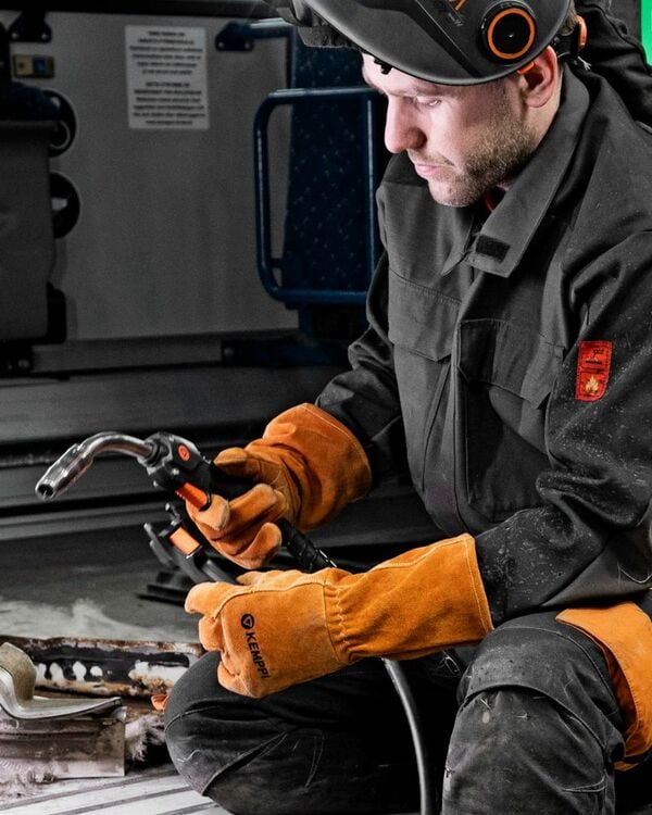 New Flexlite GXe Series 3!
We are excited to announce the launch of our GXe Series 3 gas-cooled MIG/MAG torches, the latest addition to the Flexlite GXe range! The GXe Series 3 is an ideal solution for professionals working in tight, challenging spaces.

Key features:
🟠 New Kemppi Flexcoax cable that ensures effortless movement while working.
🟠 New spring bending support that provides lightness and enhanced maneuverability.
🟠 Extension of our trusted Flexlite GXe range that is built upon years of innovation.

More details here:

…more