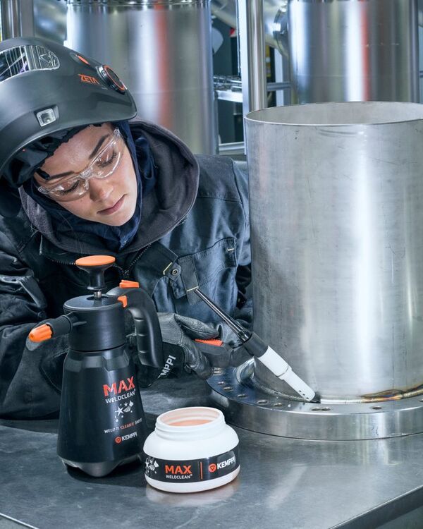 How to make weld cleaning more cost-efficient?

Combine Minarc T 223 ACDC or Master T ACDC models with the MAX WeldClean Starter Kit, and welders can perform both TIG welding and electrolytic weld cleaning with the same machine. It reduces equipment costs and streamlines the workflow. This results in high-quality, corrosion-resistant welds for all stainless steel. The MAX WeldClean Starter Kit includes brush adapters, a cleaning solution dispenser, and a spray bottle.

You get:
✅ Cleaner welds
✅ Faster workflow
✅ Professional finish

Read more about electrolytic weld cleaning:

…more