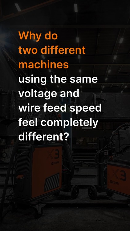 Why two different machines using the same voltage and wire feed speed feel completely different?
The answer often lies in power source control, especially current rise behaviour in short arc and pulse. The arc may look similar but the control strategy behind it makes all the difference.
In all arc welding processes, arc voltage is essentially a measure of arc length. During welding, the power source continuously reads current + voltage and adjusts them based on the selected process.
In MIG/MAG, the control strategy depends on the arc type:
Short arc (short-circuit transfer)
Every short circuit triggers a rapid current boost. Typical rise speeds: ~20–50 A/ms. Higher rise speed = a more aggressive/rough arc feel + sound.
Spray arc
Key is stable arc length → very stable voltage. Transfer is continuous, so smooth voltage control keeps the process calm.
Pulsed arc
Transfer is driven by current pulses; rise speeds are much higher: ~200–1000 A/ms depending on wire + gas. Example:
• Ar + 18% CO₂ (carbon steel): ~800–1000 A/ms
• Ar + 2% CO₂ (often with CrNi wires): ~200–500 A/ms
Lower rise speed = noticeably softer arc sound and smoother feel.