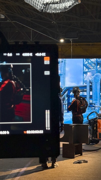 From fillet welds along stiffeners to out-of-position welds inside narrow sections, shipbuilding is the kind of work most people never see. Think crawling into tight spaces, welding overhead, working through constant noise, grinding dust and the pace of a live production schedule. ⚓️👨‍🏭

Here’s a behind-the-scenes moment from our visit to Helsinki Shipyard, where we photographed Kemppi solutions being used in the tough environment they’re built for.

Witness a welder grinding with the Kemppi Zeta Fresh Air G that is designed to make grinding and finishing safer and more comfortable across long shifts. It pairs a balanced, lightweight grinding helmet with respiratory protection, with the option to use either a powered filter unit (with gas/particle/pre-filters) or a supplied-air regulator.

What would you prioritise in shipyard welding? Is it prep, positioning, consistency, or safety gear?

…more