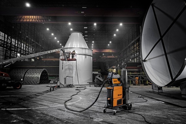 Some welds are hard to reach. Not for the SuperSnake GTX.
Large structures and complex assemblies can place the joint well beyond the reach of a standard MIG/MAG welding gun. SuperSnake GTX provides a combined wire-feeding distance of up to 30 metres, allowing the heavier equipment to stay put while the welder gets closer to the work.
Compatible with X5 FastMig and Master M systems, SuperSnake GTX is available with 10, 15, 20 or 25-metre cable packages in gas- and water-cooled configurations. Welders can also adjust key parameters directly from the subfeeder.
SuperSnake is already at work at Outotec Turula, supporting EN ISO 3834 welding quality.
Less equipment moving. Fewer interruptions.
#Kemppi #SuperSnake #MIGWelding #IndustrialWelding #MetalFabrication